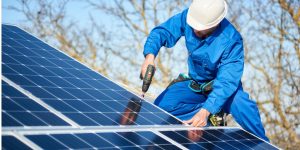 Installation Maintenance Panneaux Solaires Photovoltaïques à Montpouillan